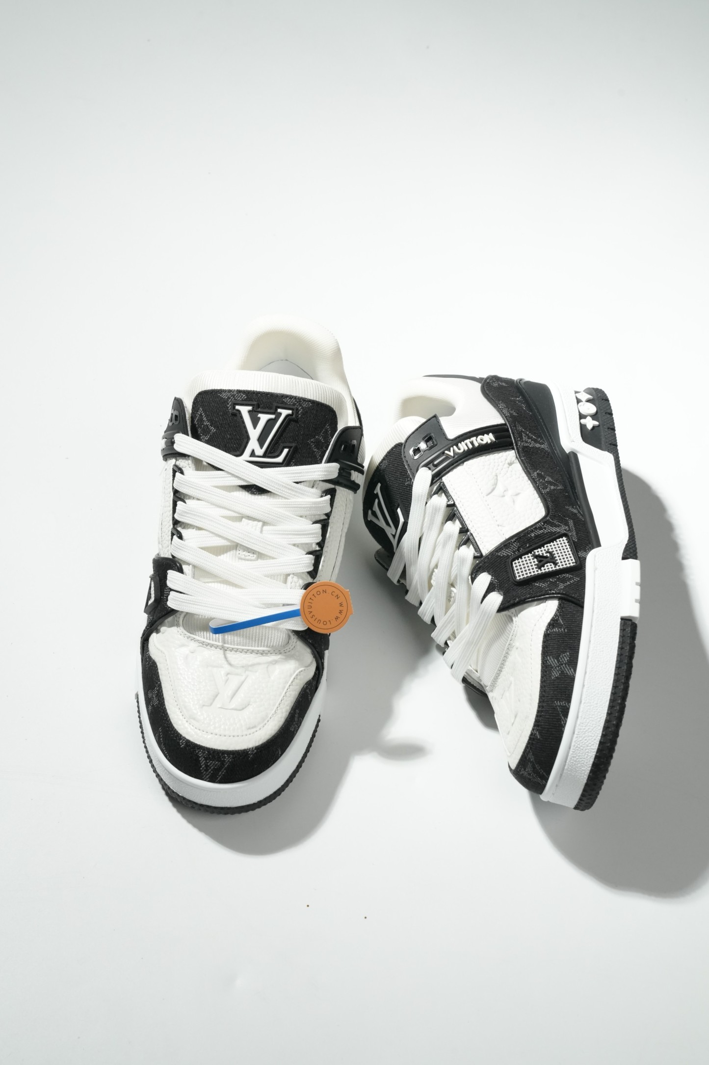 LOUIS VUITTON Trainer 牛仔