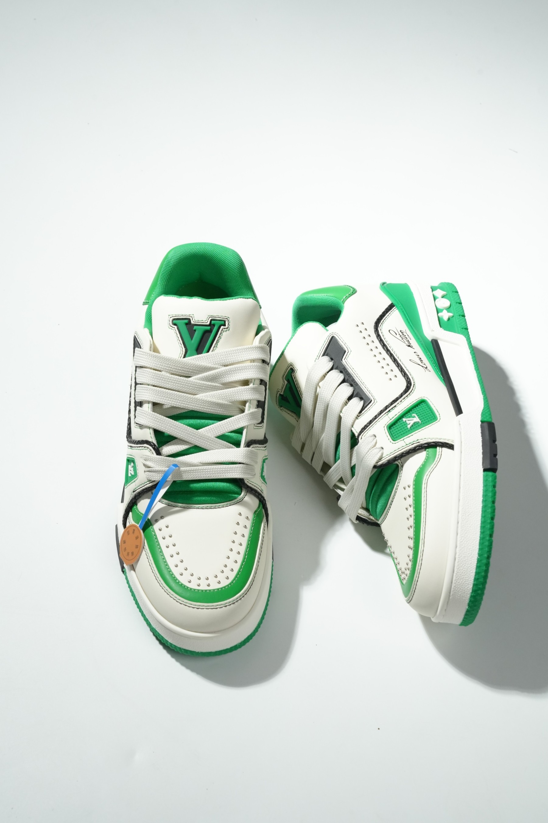 LOUIS VUITTON Trainer 皮革