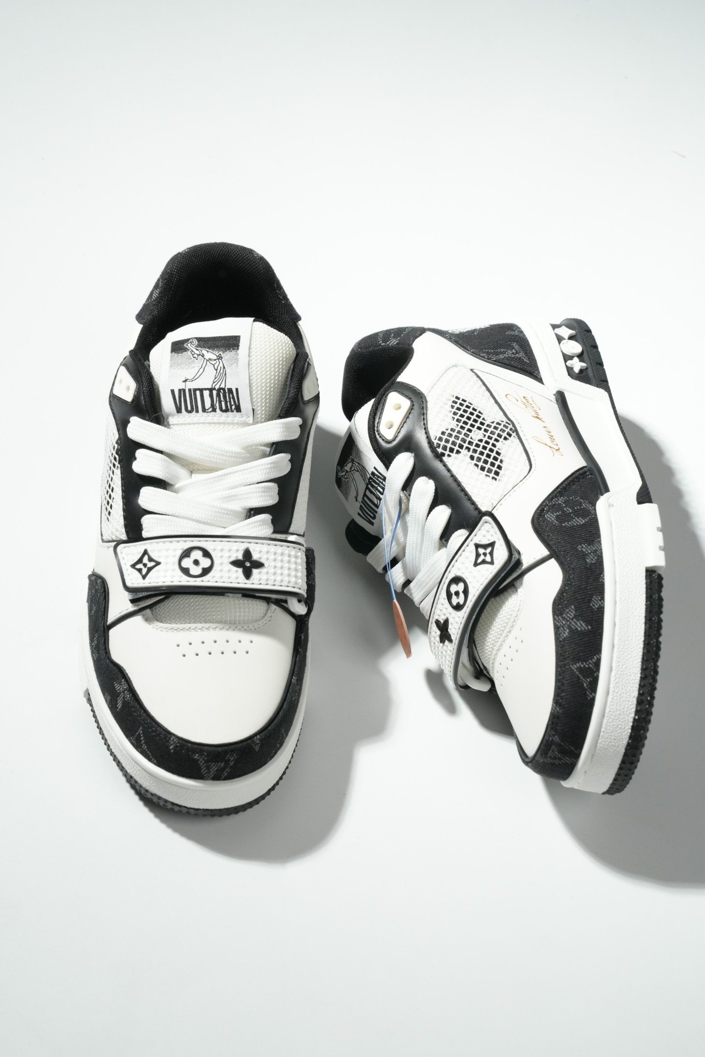 LOUIS VUITTON Trainer 牛仔