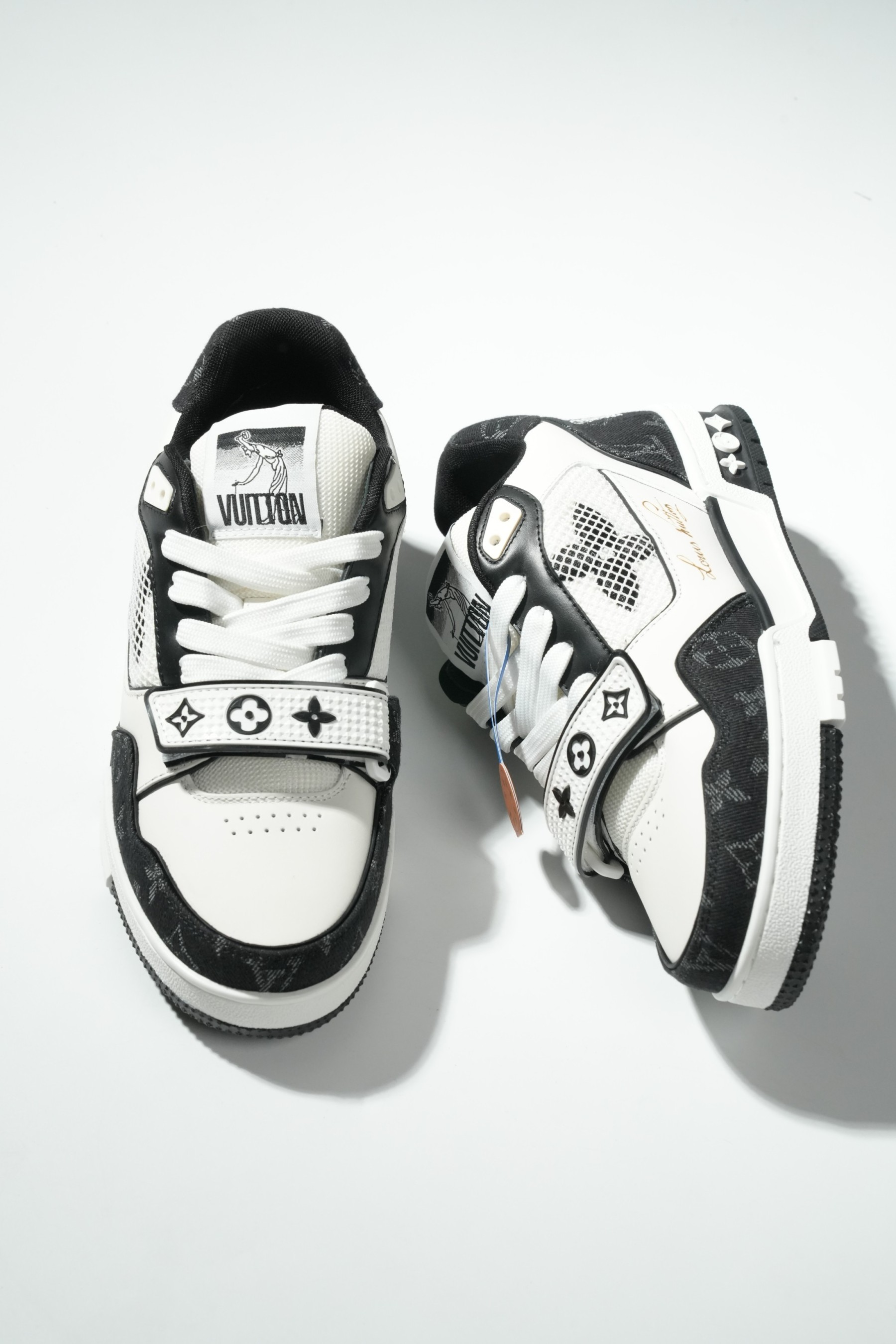 LOUIS VUITTON Trainer 牛仔