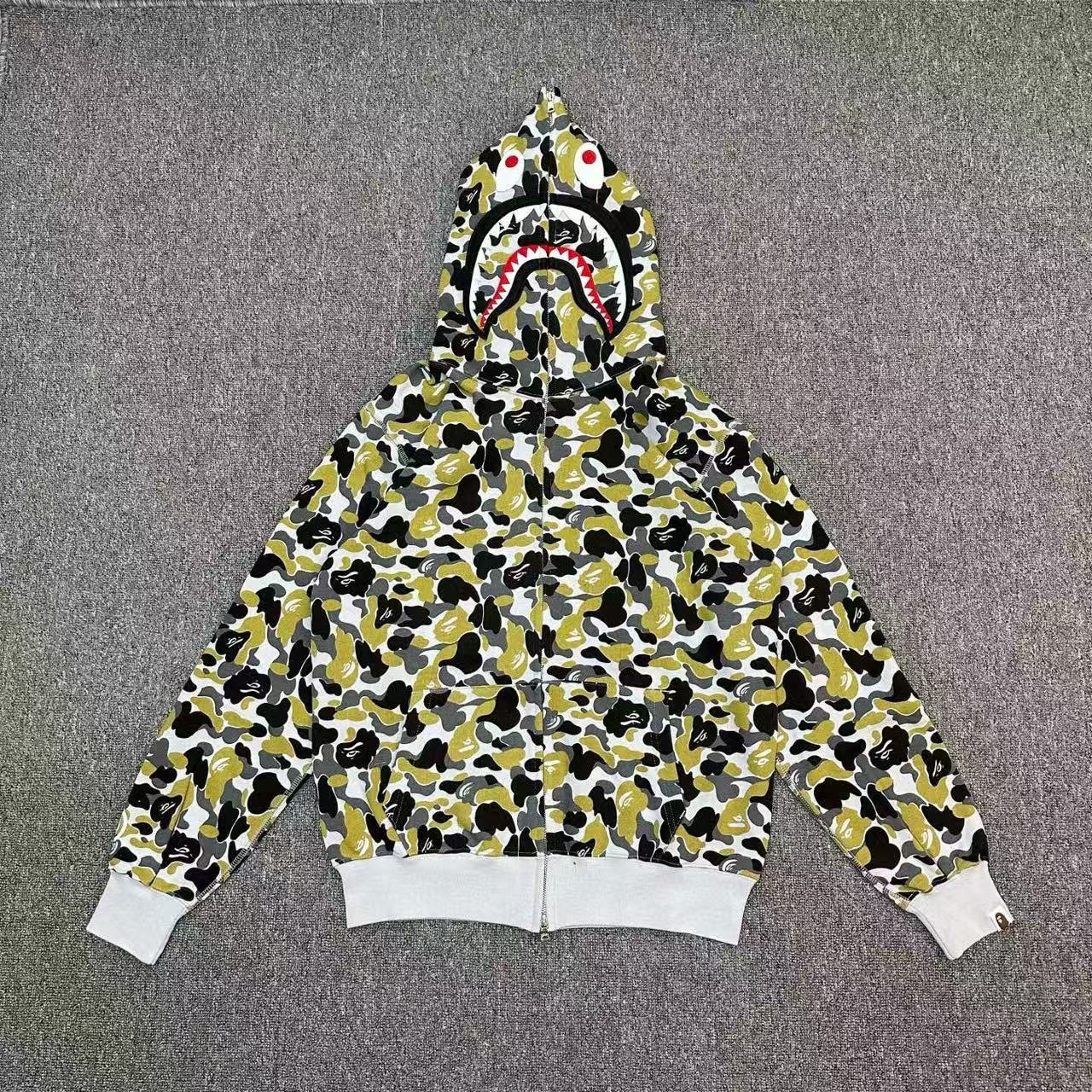 BAPE 迷彩鲨鱼连帽拉链卫衣