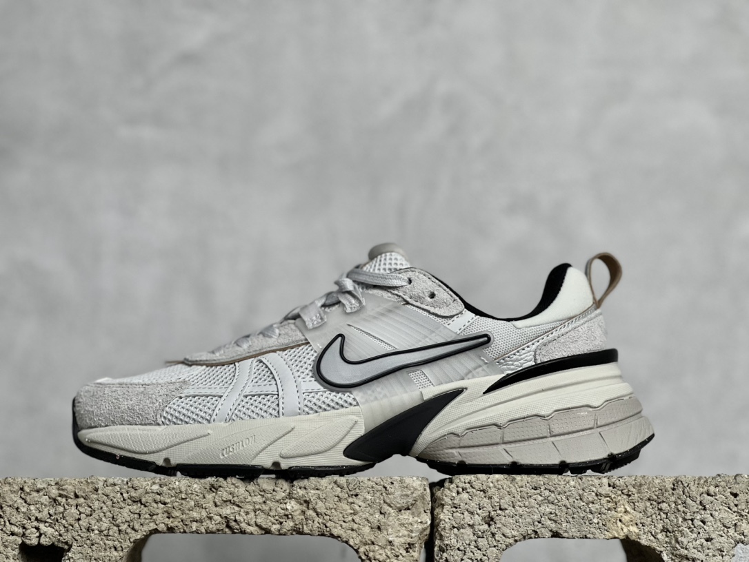NIKE V2K Run 系列