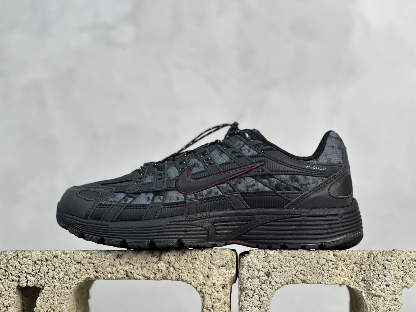 Nike P-6000 系列  女款