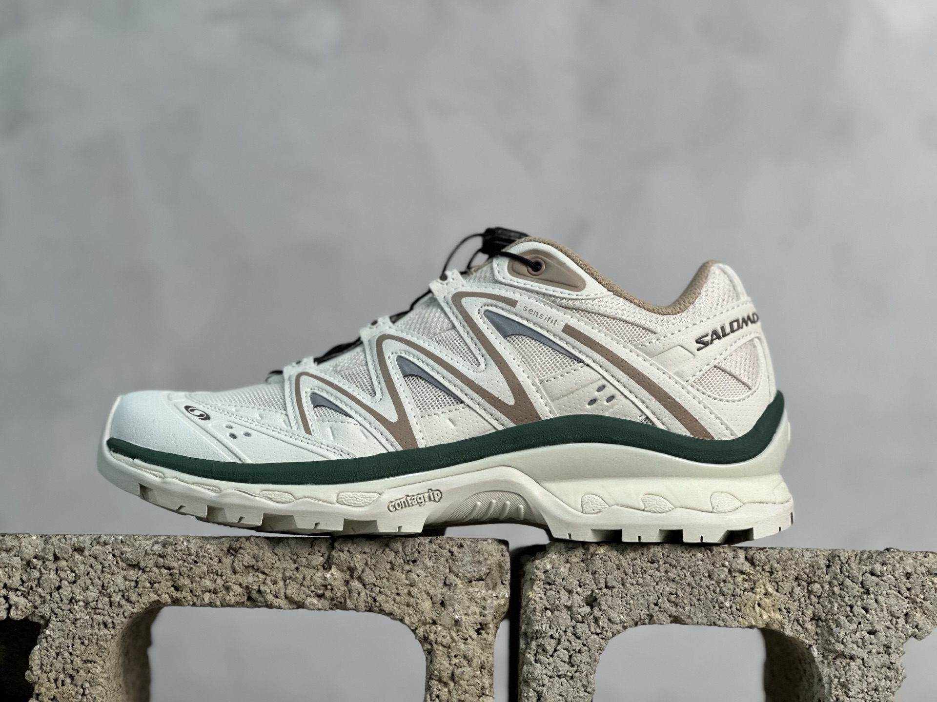 SALOMON薩洛蒙 XT-Quest 系列