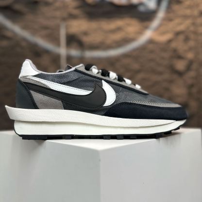 SacaixNike Waffe