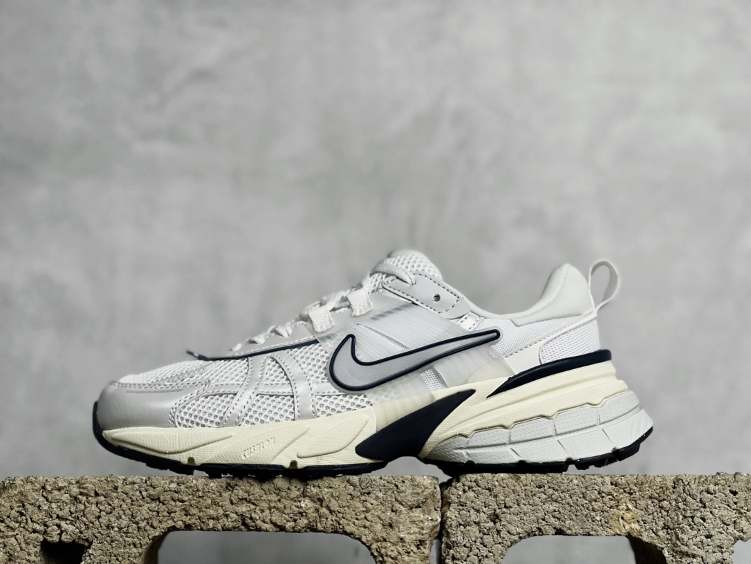 NIKE V2K Run 系列