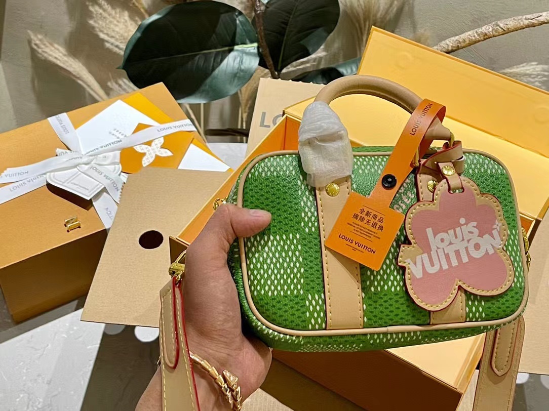 LV グリーン ハンドバッグ【50％割引+送料無料】