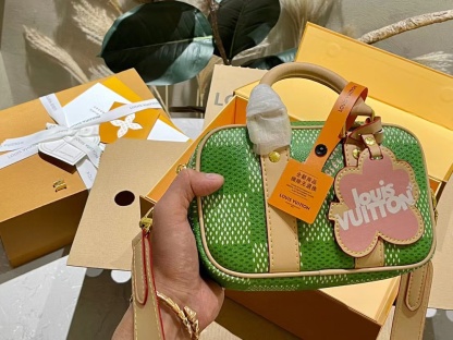 LV グリーン ハンドバッグ【50％割引+送料無料】