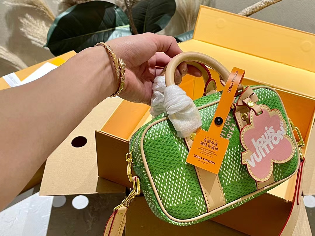 LV グリーン ハンドバッグ【50％割引+送料無料】