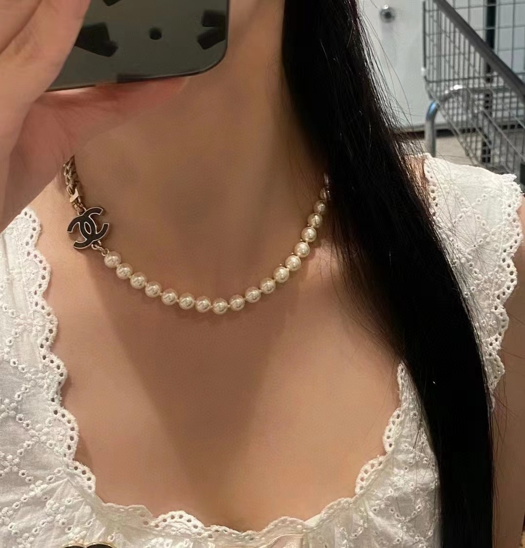 CHANE1 ハーフパール ダブルC ネックレス【50％割引+送料無料】