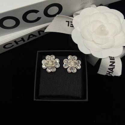 CHANE1 ダブルC 四つ葉のクローバー イヤリング【50％割引+送料無料】