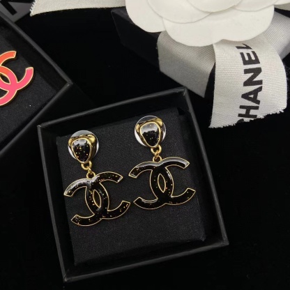 CHANE1 ダブルC スタッドピアス【50％割引+送料無料】