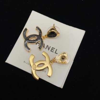 CHANE1 ダブルC スタッドピアス【50％割引+送料無料】