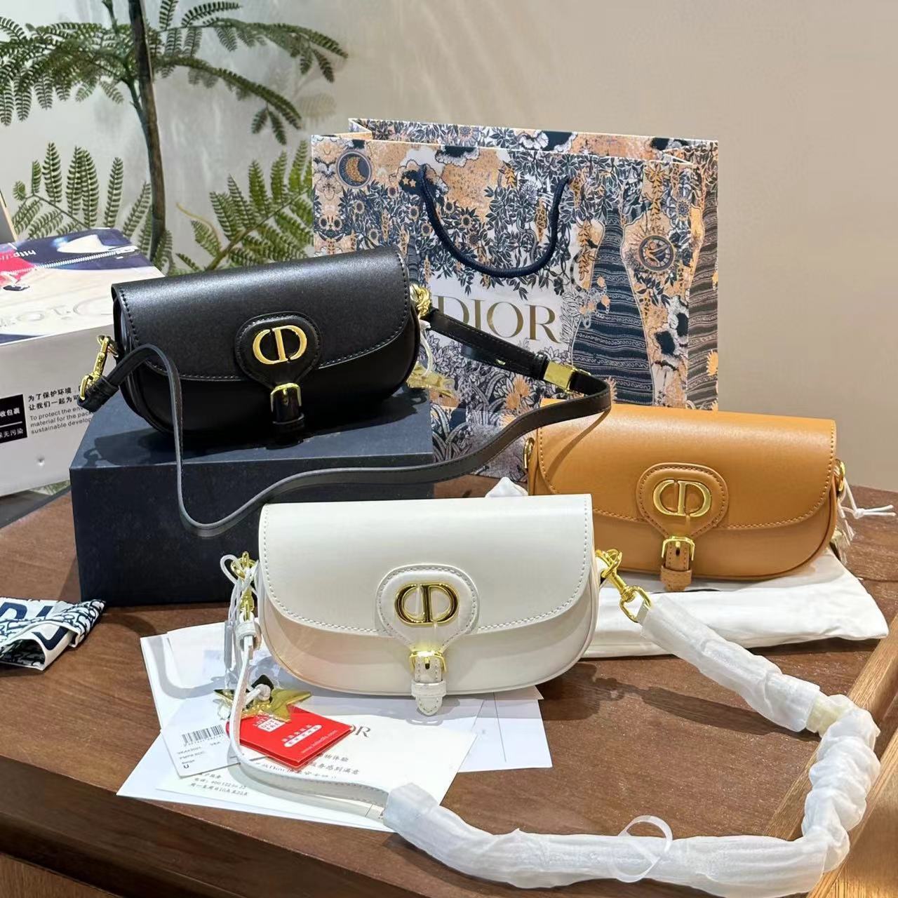 DI0R CDバックル脇下バッグ【50％割引+送料無料】