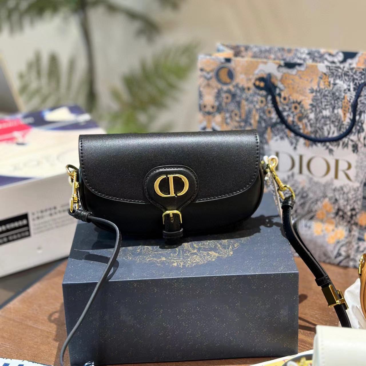 DI0R CDバックル脇下バッグ【50％割引+送料無料】