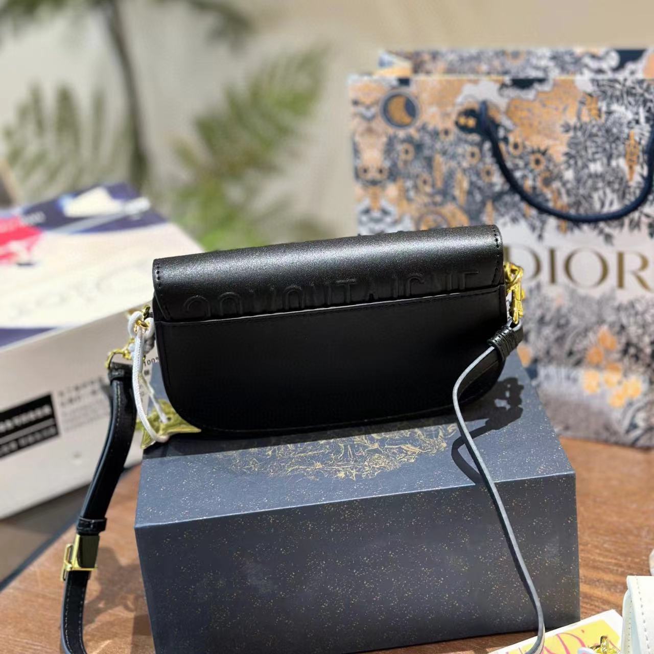 DI0R CDバックル脇下バッグ【50％割引+送料無料】