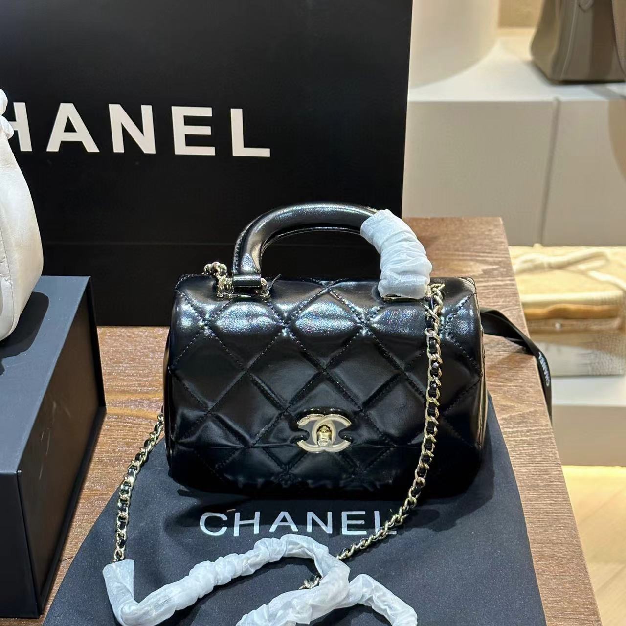 CHANE1 チェーンハンドバッグ【50％割引+送料無料】