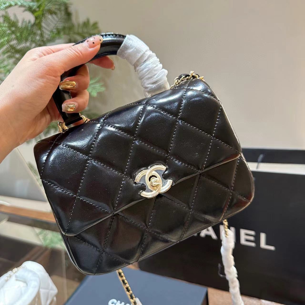 CHANE1 チェーンハンドバッグ【50％割引+送料無料】