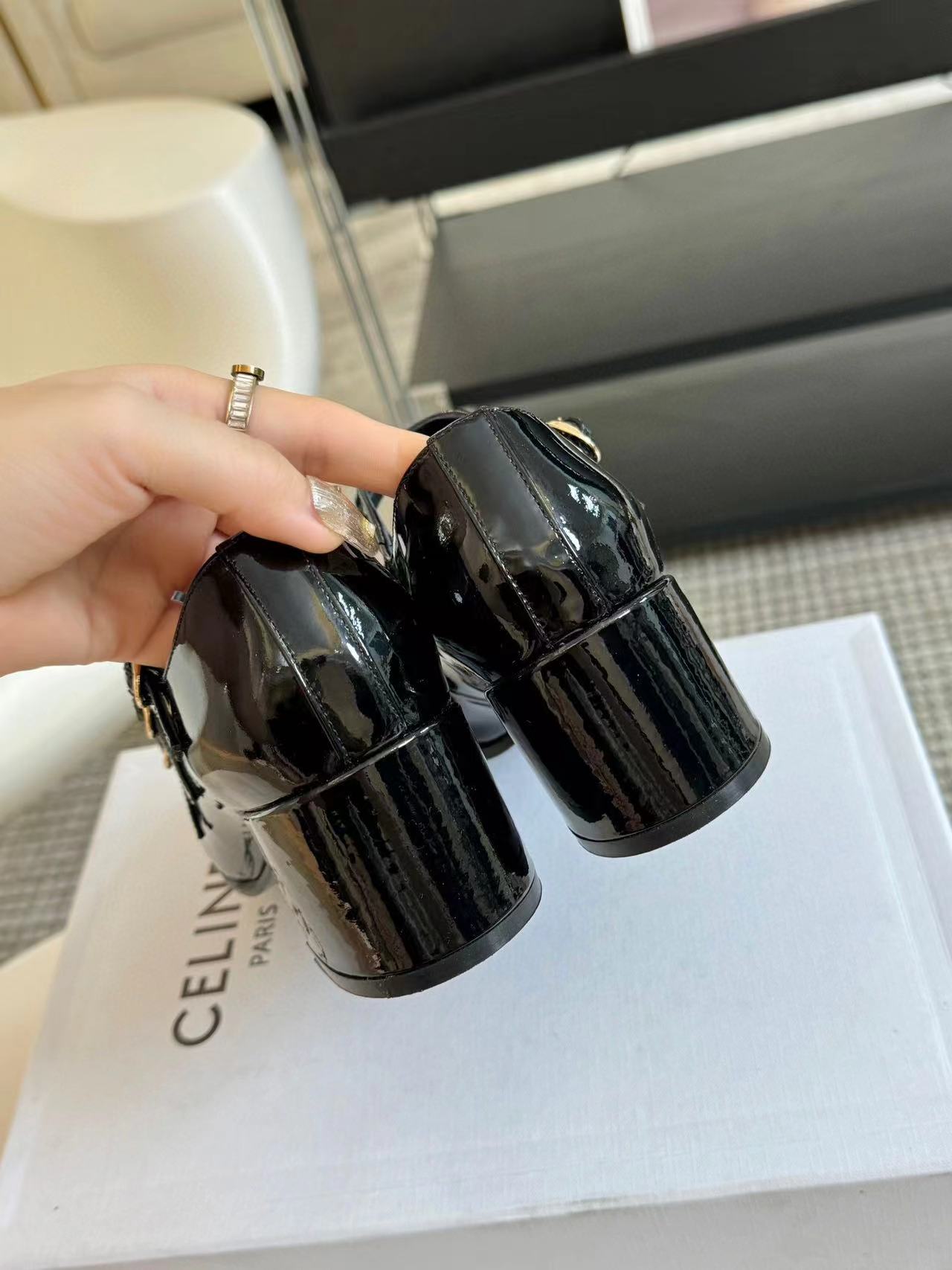 CEL1NE 高品質シンプルブロックヒール【50％割引+送料無料】