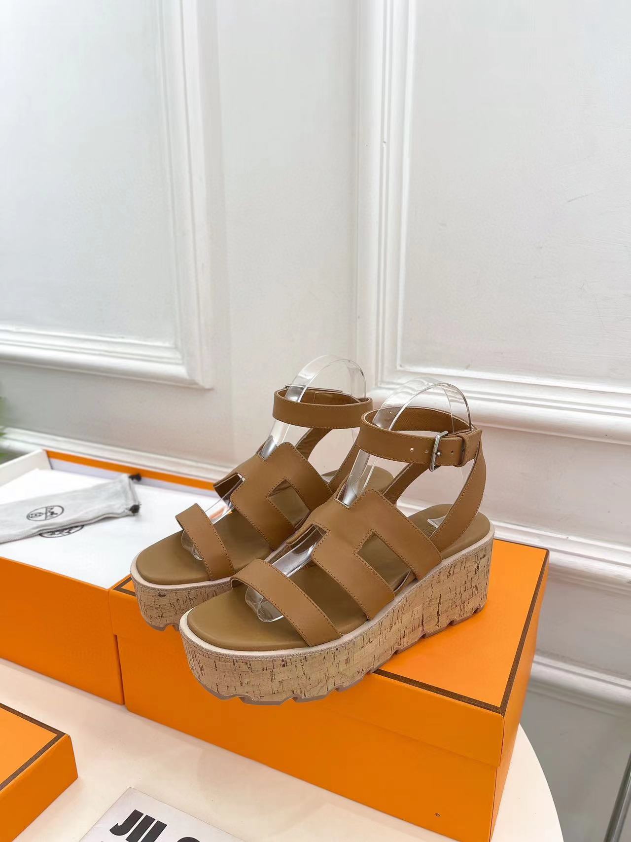 HERME5 高品質チャンキーヒールサンダル【50％割引+送料無料】