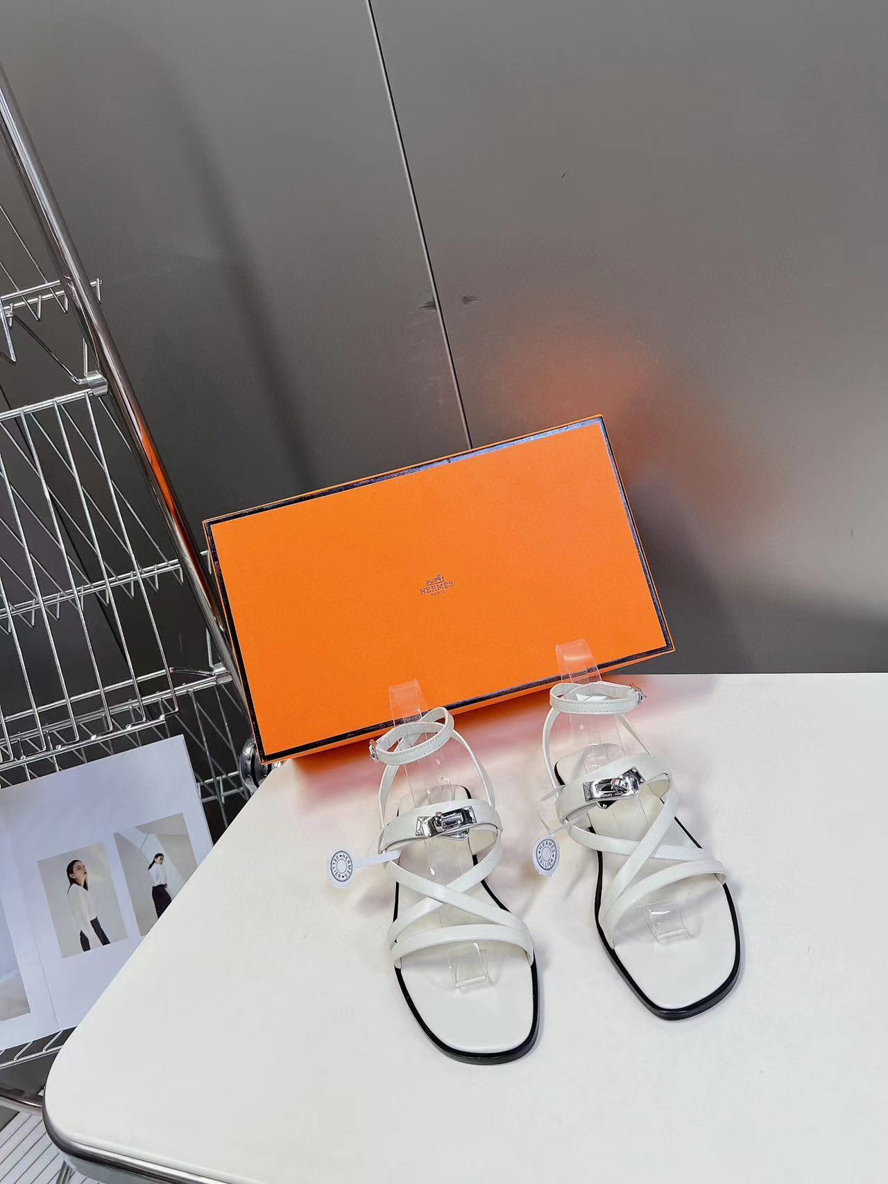 HERME5 高品質Hバックルシープスキンサンダル【50％割引+送料無料】