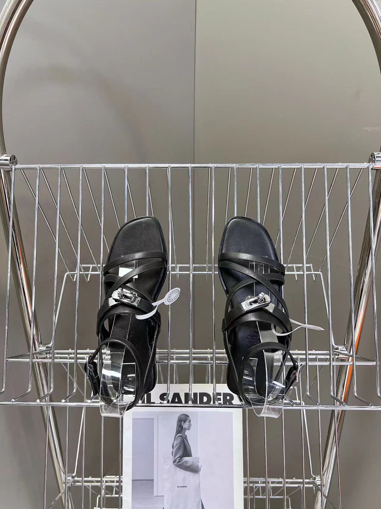 HERME5 高品質Hバックルシープスキンサンダル【50％割引+送料無料】