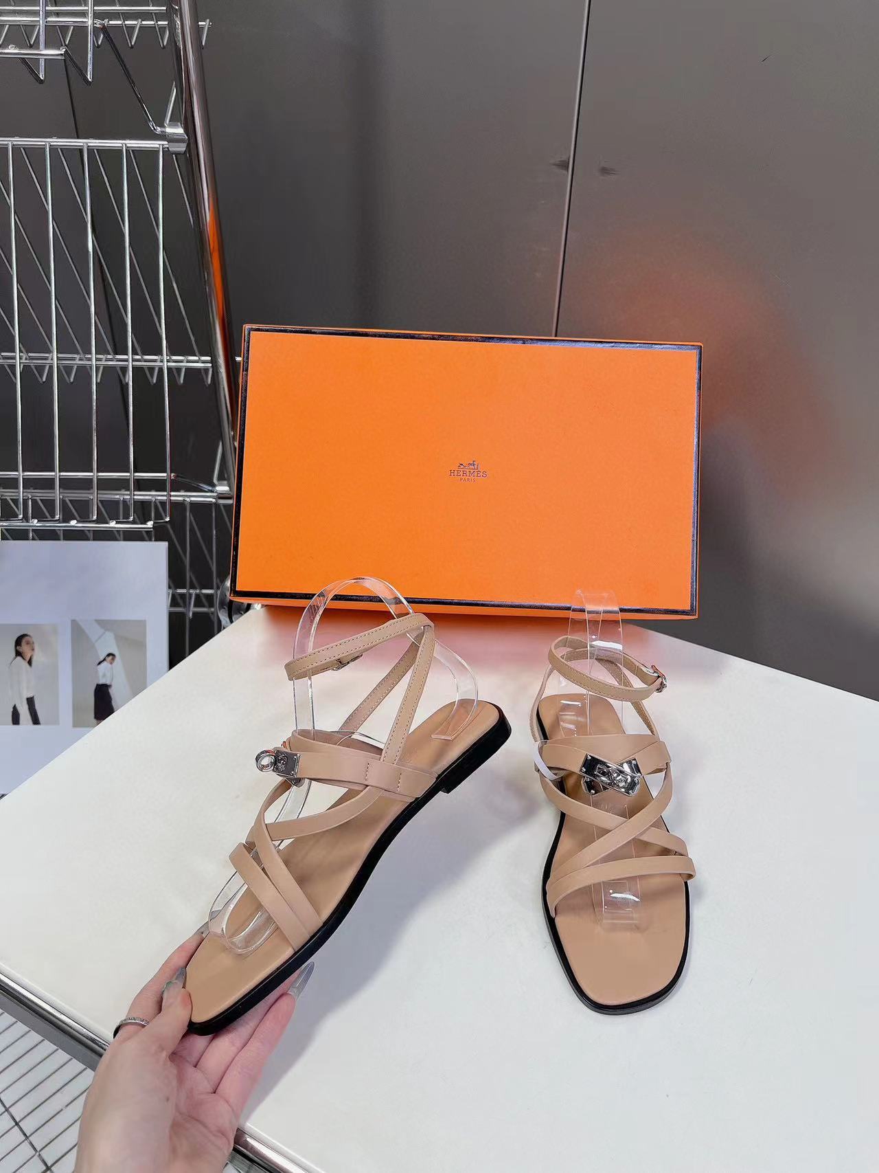 HERME5 高品質Hバックルシープスキンサンダル【50％割引+送料無料】