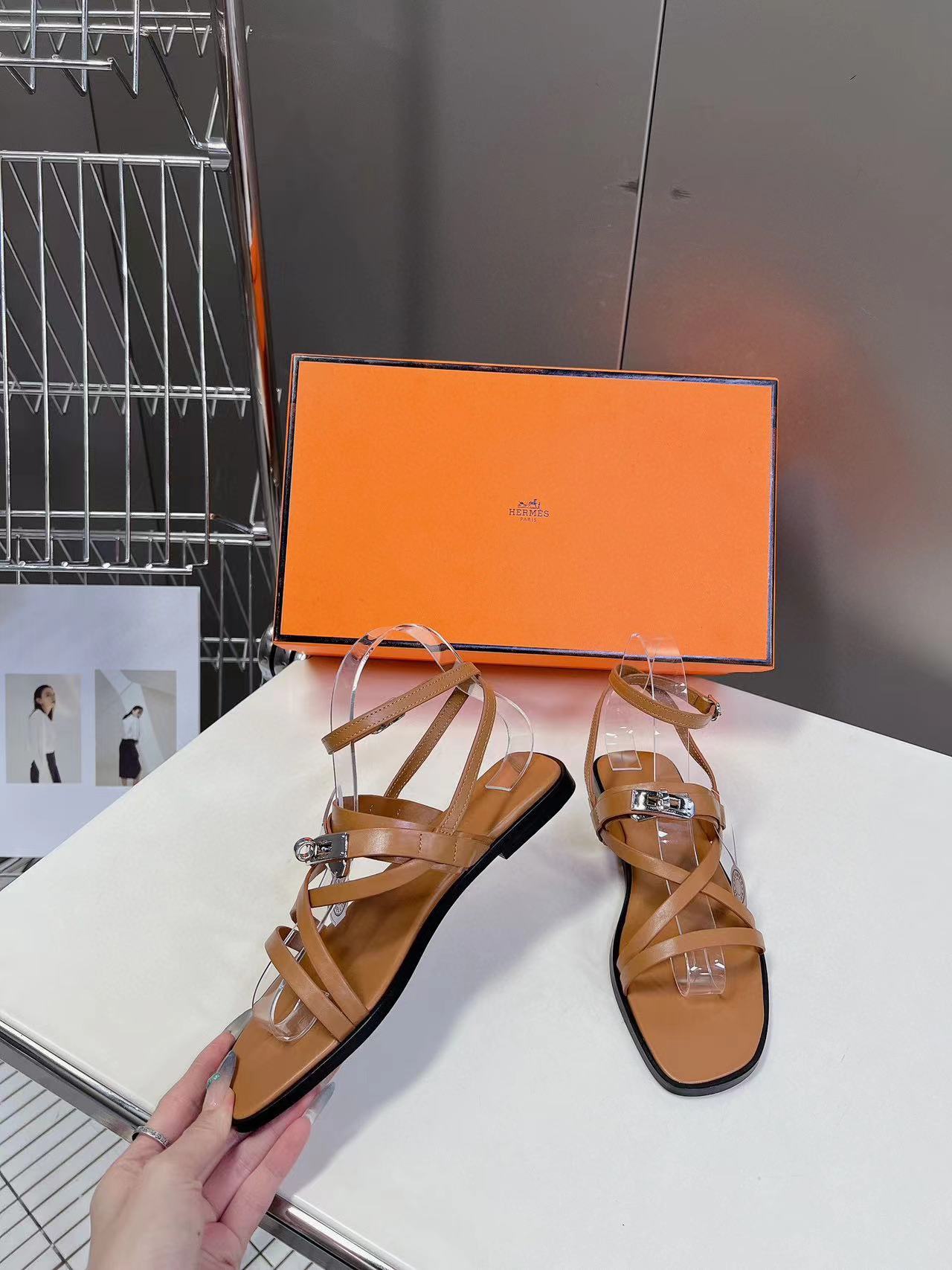 HERME5 高品質Hバックルシープスキンサンダル【50％割引+送料無料】
