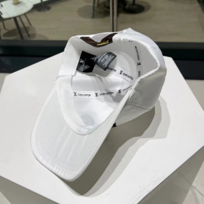 LV刺繍ロゴベースボールキャップ【50％割引+送料無料】