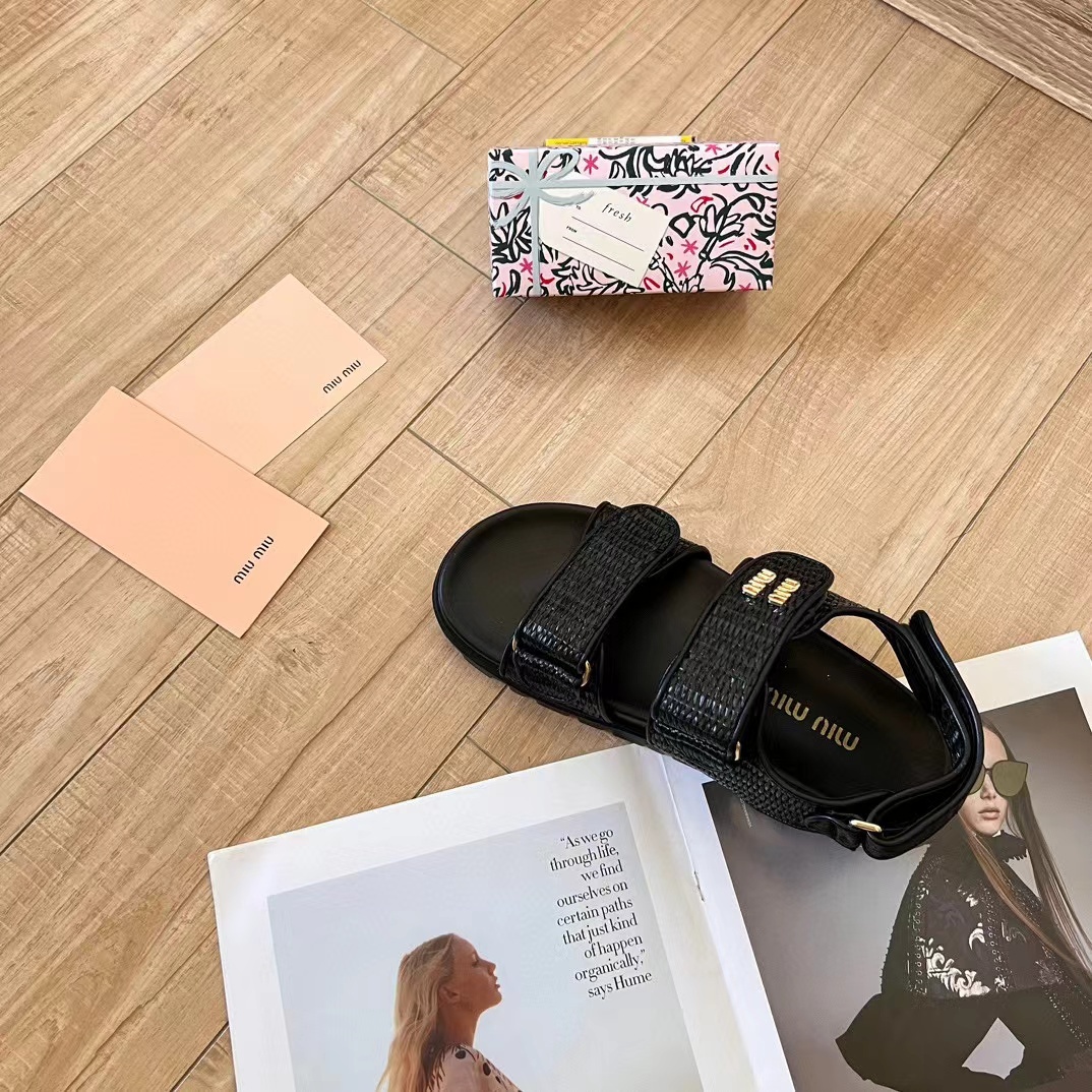 M1UM1U ウーブンサンダル【50％割引+送料無料】