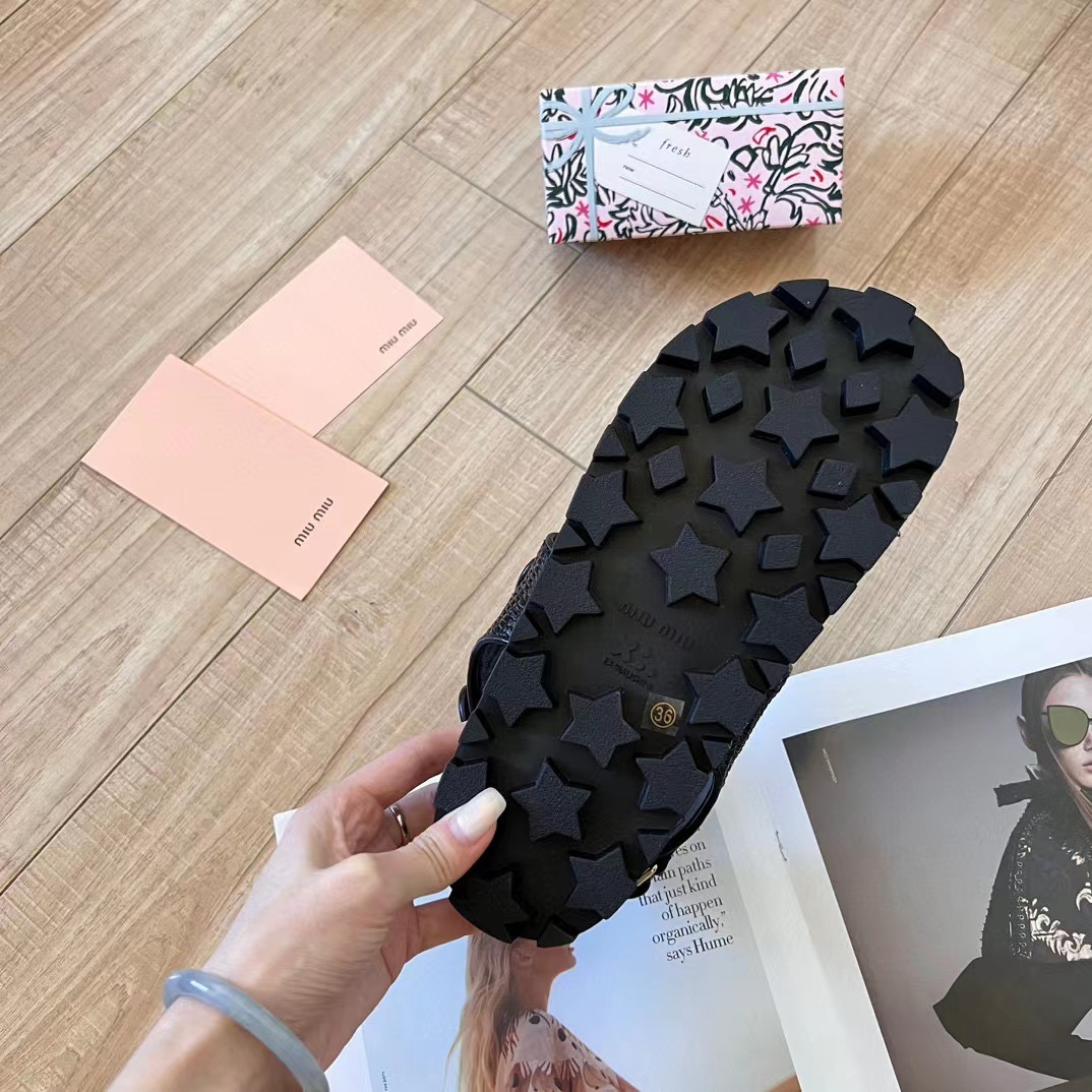 M1UM1U ウーブンサンダル【50％割引+送料無料】