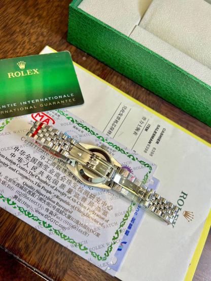 RO1EX スチールバンドのレディース腕時計【50％割引+送料無料】