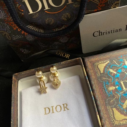 DI0R パール ペンタグラム ハート スタッド ピアス【50％割引+送料無料】