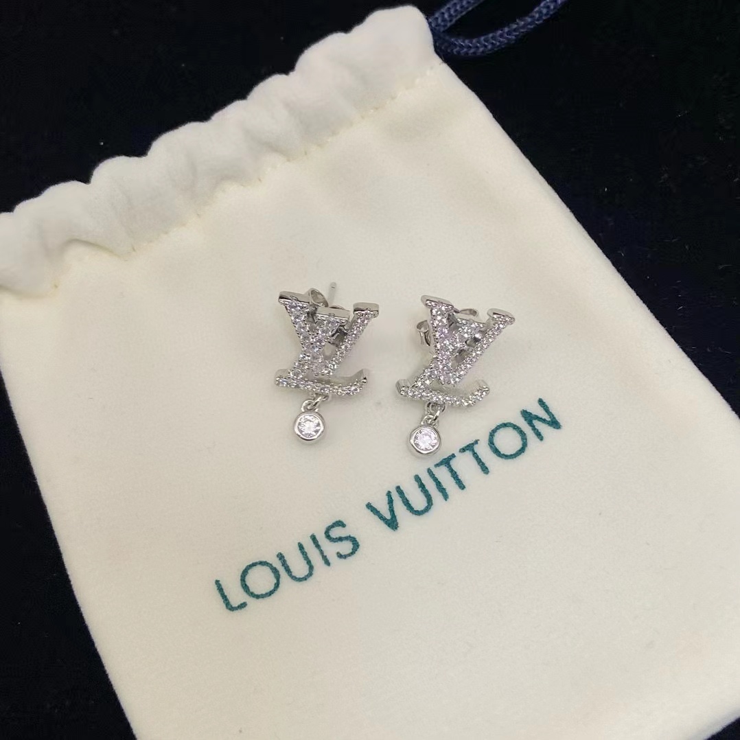LV ダイヤモンド スタッド ピアス【50％割引+送料無料】