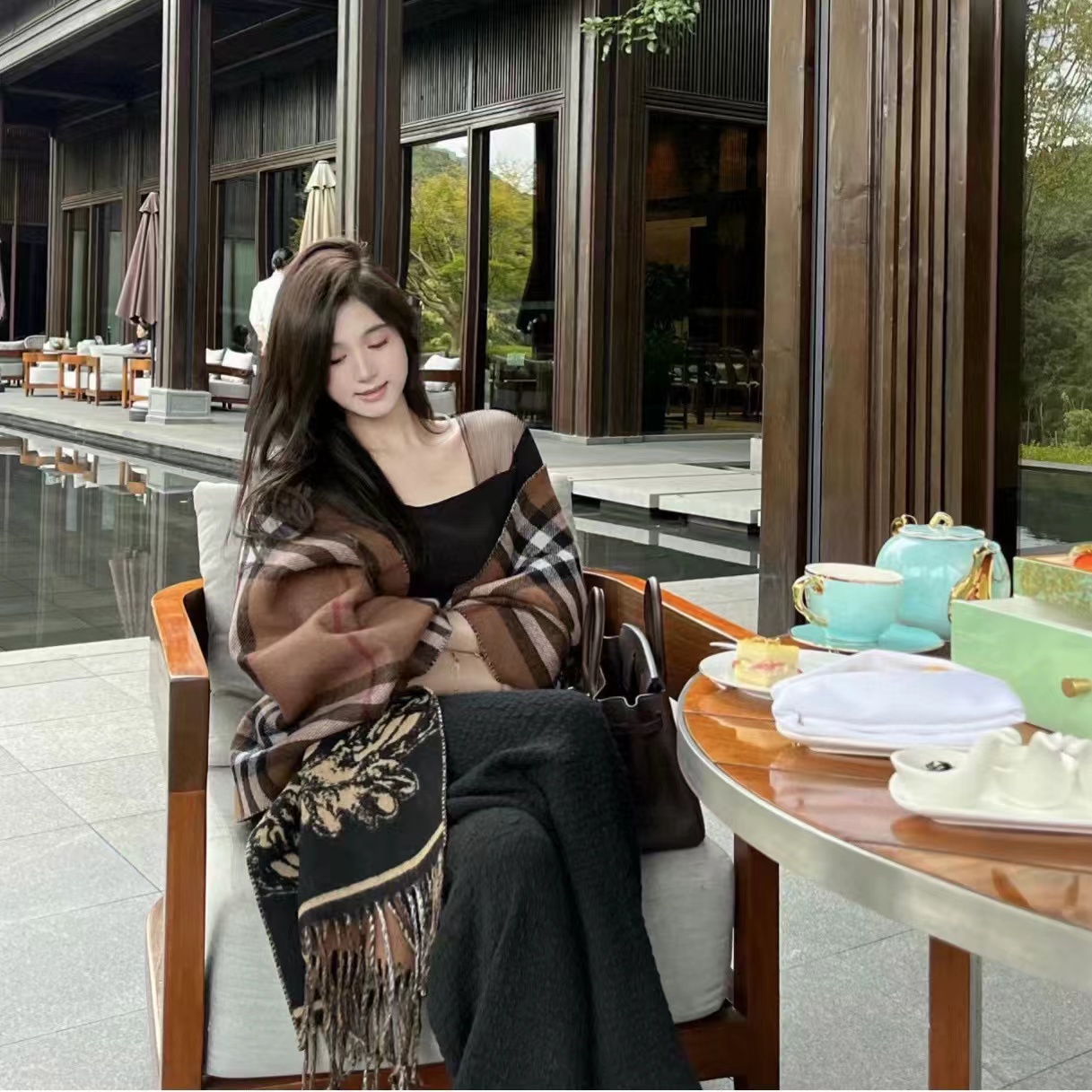 BUR8ERRY 両面カシミヤウォーホースタッセルスカーフ【50％割引+送料無料】