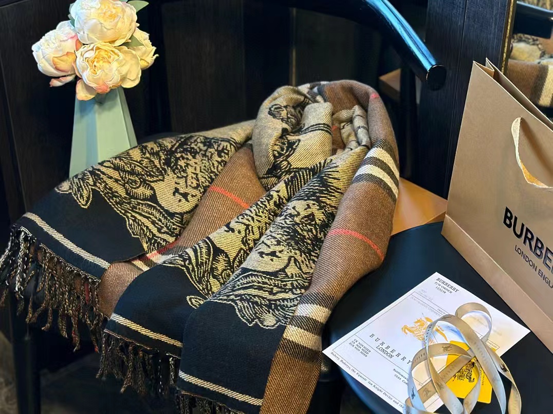 BUR8ERRY 両面カシミヤウォーホースタッセルスカーフ【50％割引+送料無料】