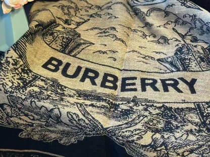 BUR8ERRY 両面カシミヤウォーホースタッセルスカーフ【50％割引+送料無料】