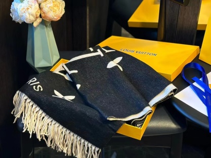 LV 四つ葉のクローバー カシミヤ フリンジスカーフ B【50％割引+送料無料】