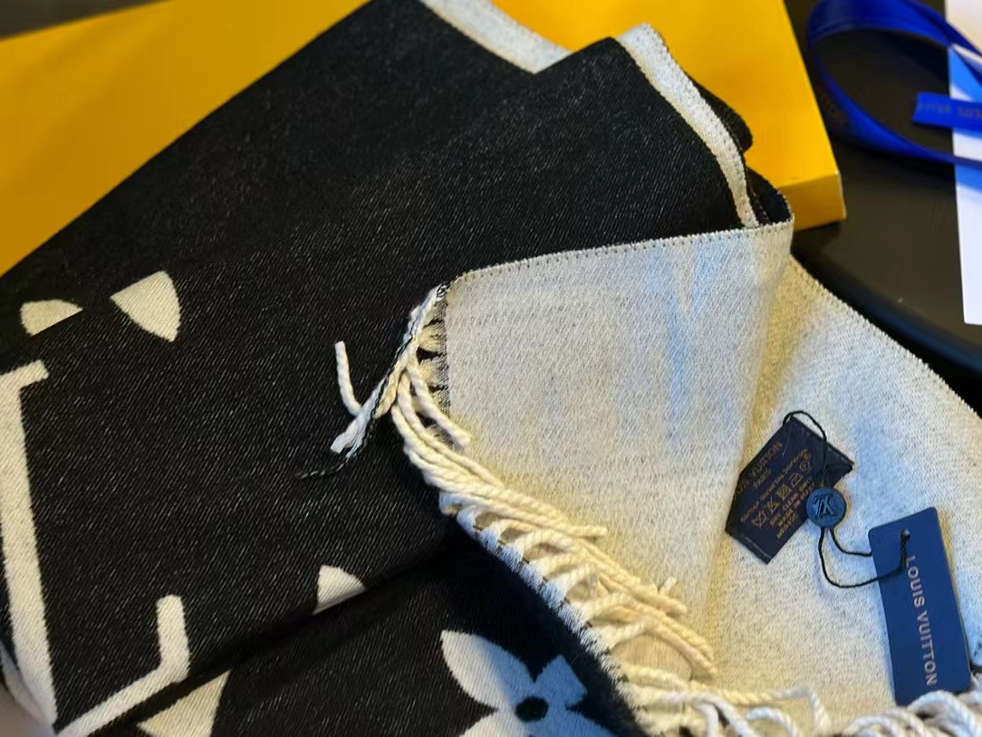 LV 四つ葉のクローバー カシミヤ フリンジスカーフ B【50％割引+送料無料】