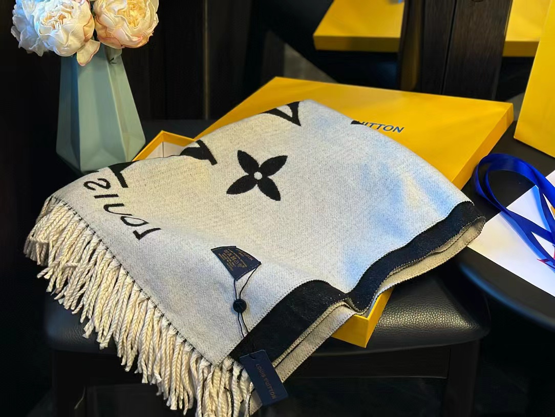 LV 四つ葉のクローバー カシミヤ フリンジスカーフ B【50％割引+送料無料】