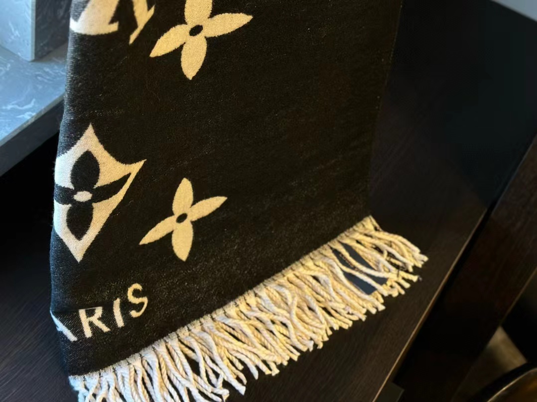 LV 四つ葉のクローバー カシミヤ フリンジスカーフ B【50％割引+送料無料】