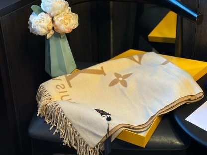 LV 四つ葉のクローバー カシミヤ フリンジスカーフ B【50％割引+送料無料】