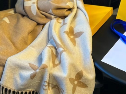 LV 四つ葉のクローバー カシミヤ フリンジスカーフ B【50％割引+送料無料】