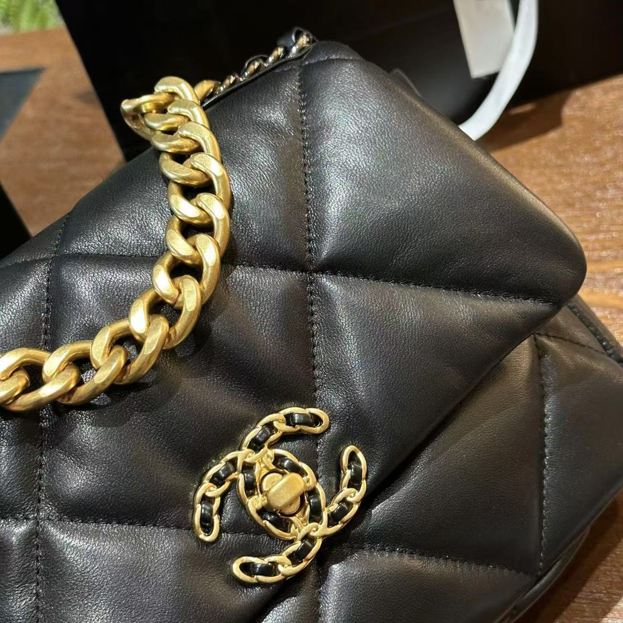 CHANE1 シープスキン ダブル C ロゴ チェーン ショルダー クロスボディバッグ【50％割引+送料無料】