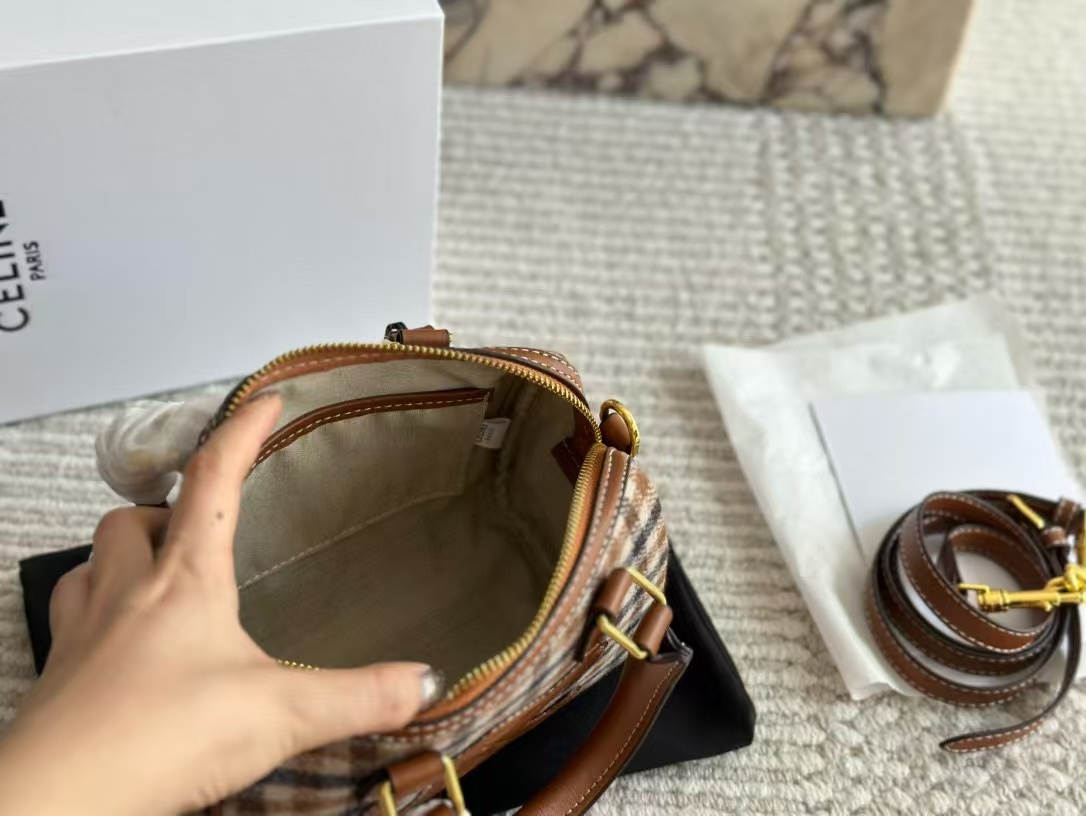 CEL1NE 凱旋門チェック柄ハンドバッグ【50％割引+送料無料】