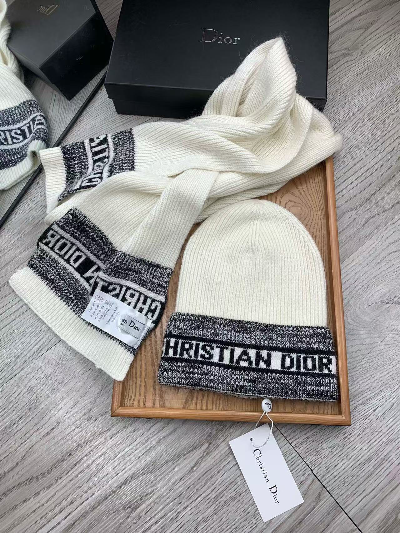 DI0Rレターウールハット+スカーフ2点セット【50％割引+送料無料】