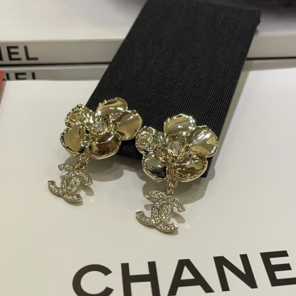 CHANE1 ラインストーン カメリア ダブルCロゴ ピアス【50％割引+送料無料】