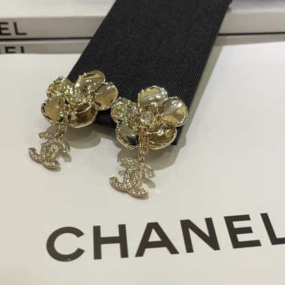 CHANE1 ラインストーン カメリア ダブルCロゴ ピアス【50％割引+送料無料】