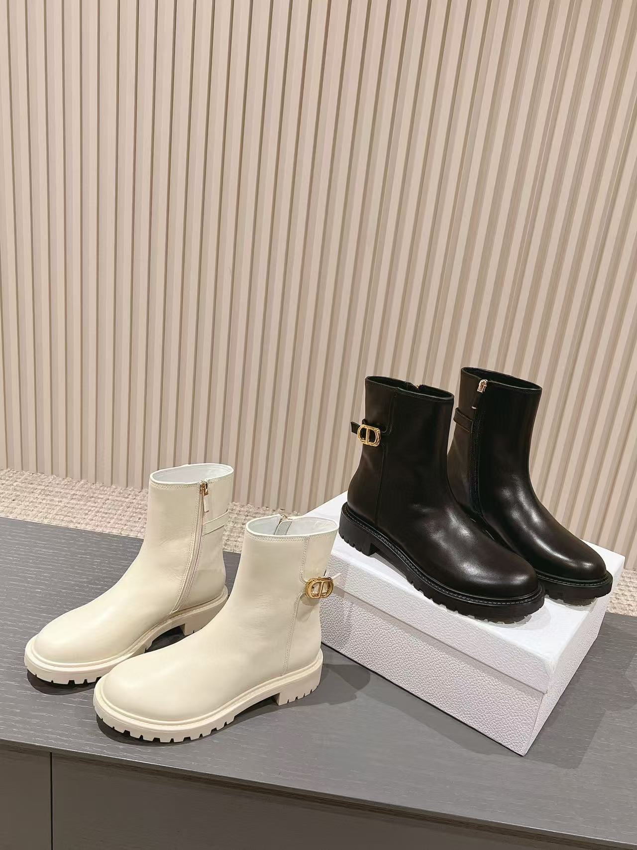 DI0R 高品質 CD 牛革ショートブーツ【50％割引+送料無料】