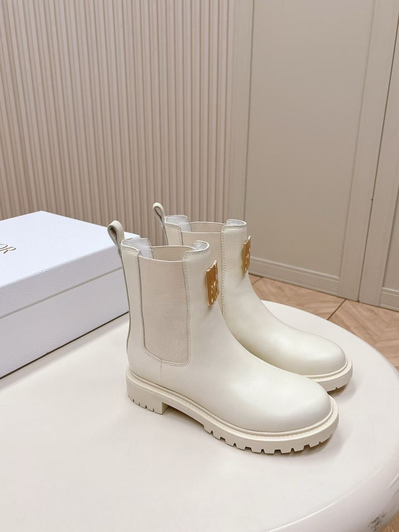 DI0R MISS 高品質牛革ショートブーツ【50％割引+送料無料】